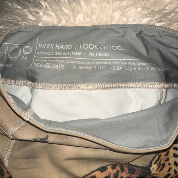 Eagle Rock Werkshop Leopard - Athleisure Leggings size Small - Picture 5 of 11